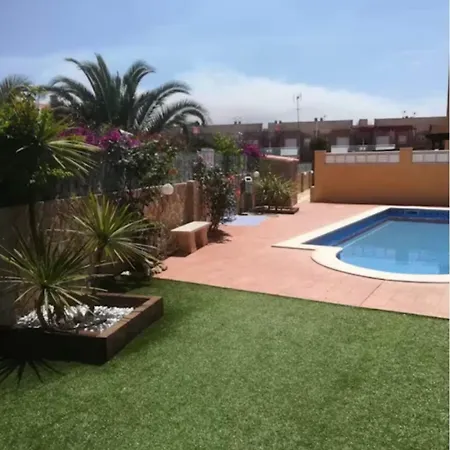 Casa Con Piscina Comunitaria Miami Playa
